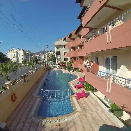 Highlife מלון דירות 3*