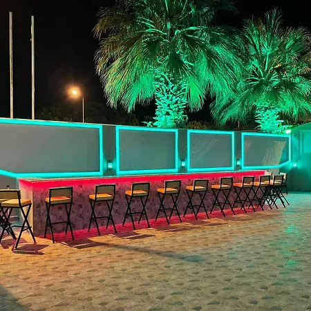 Highlife Aparthotel